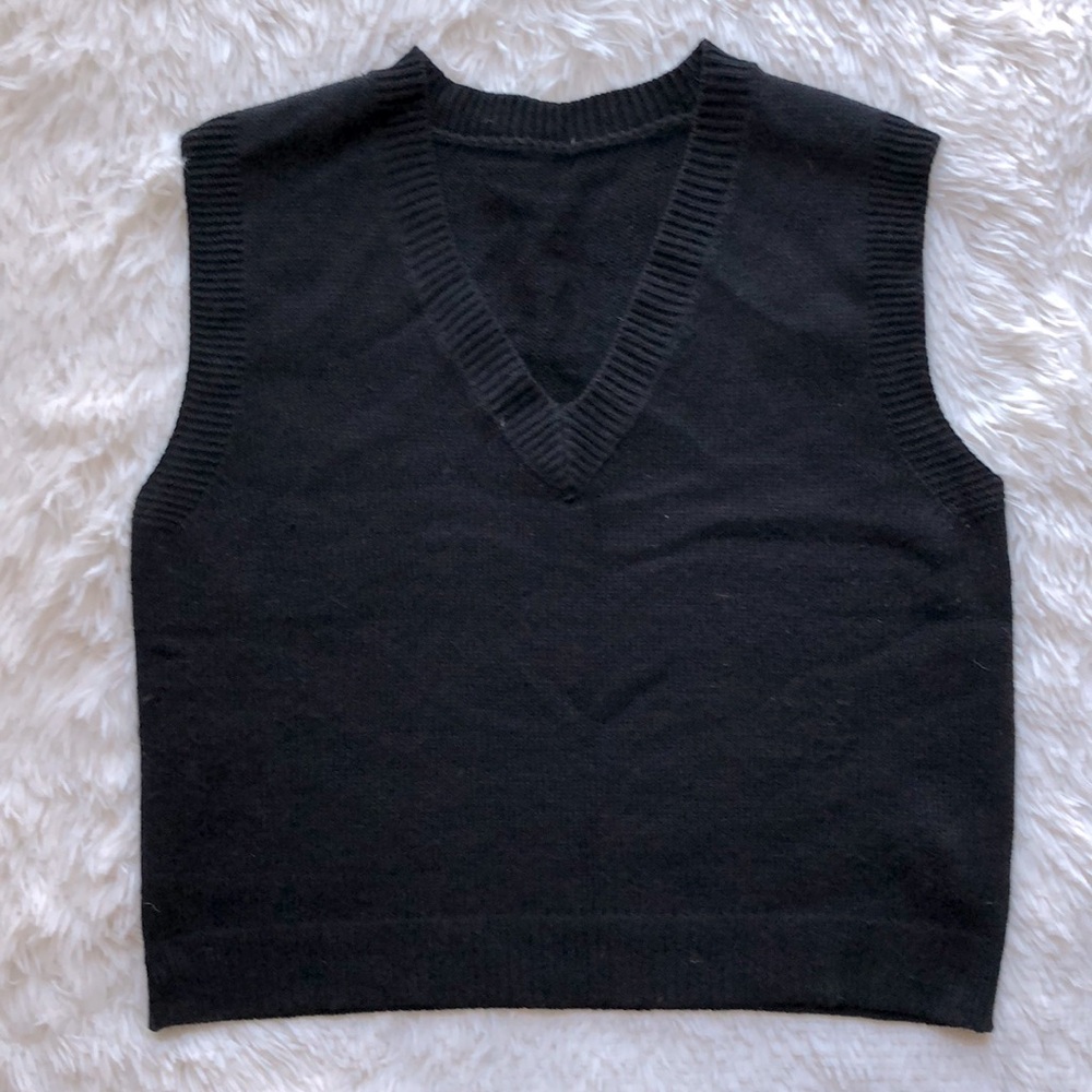 Black Sleeveless V-Neck Sweater